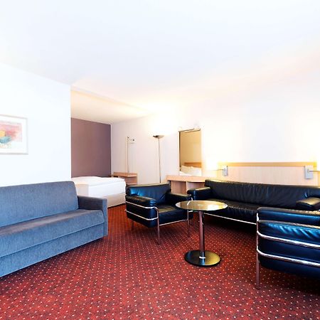 Nh Leipzig Messe Hotel Екстериор снимка