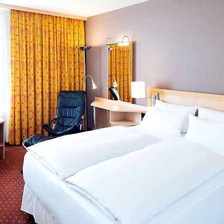 Nh Leipzig Messe Hotel Екстериор снимка