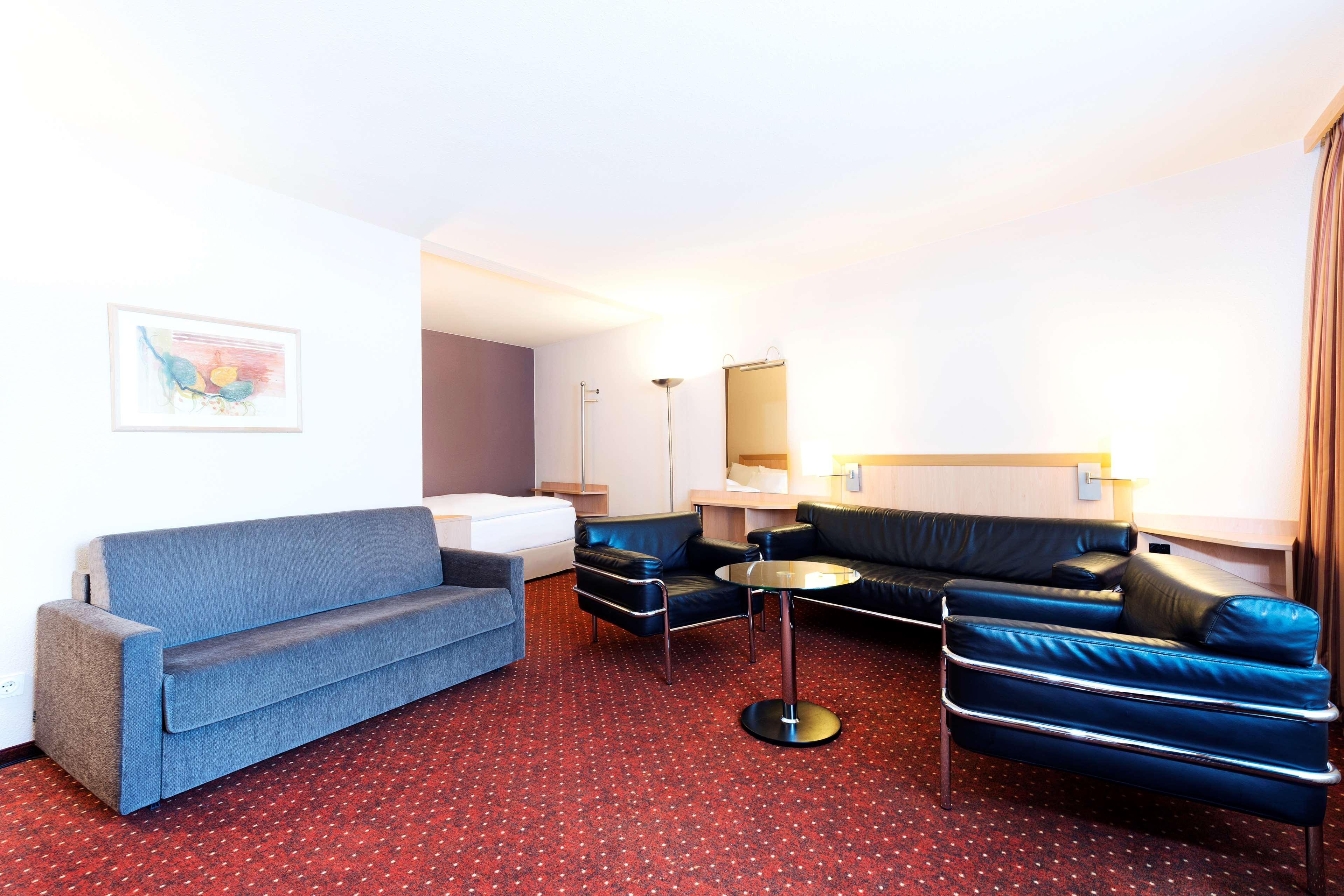 Nh Leipzig Messe Hotel Екстериор снимка