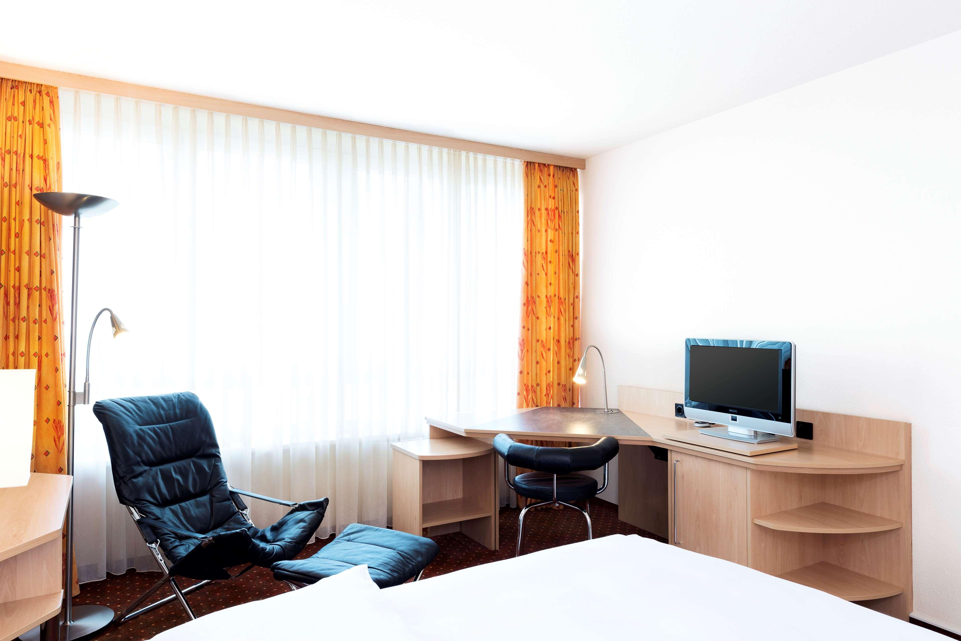 Nh Leipzig Messe Hotel Екстериор снимка