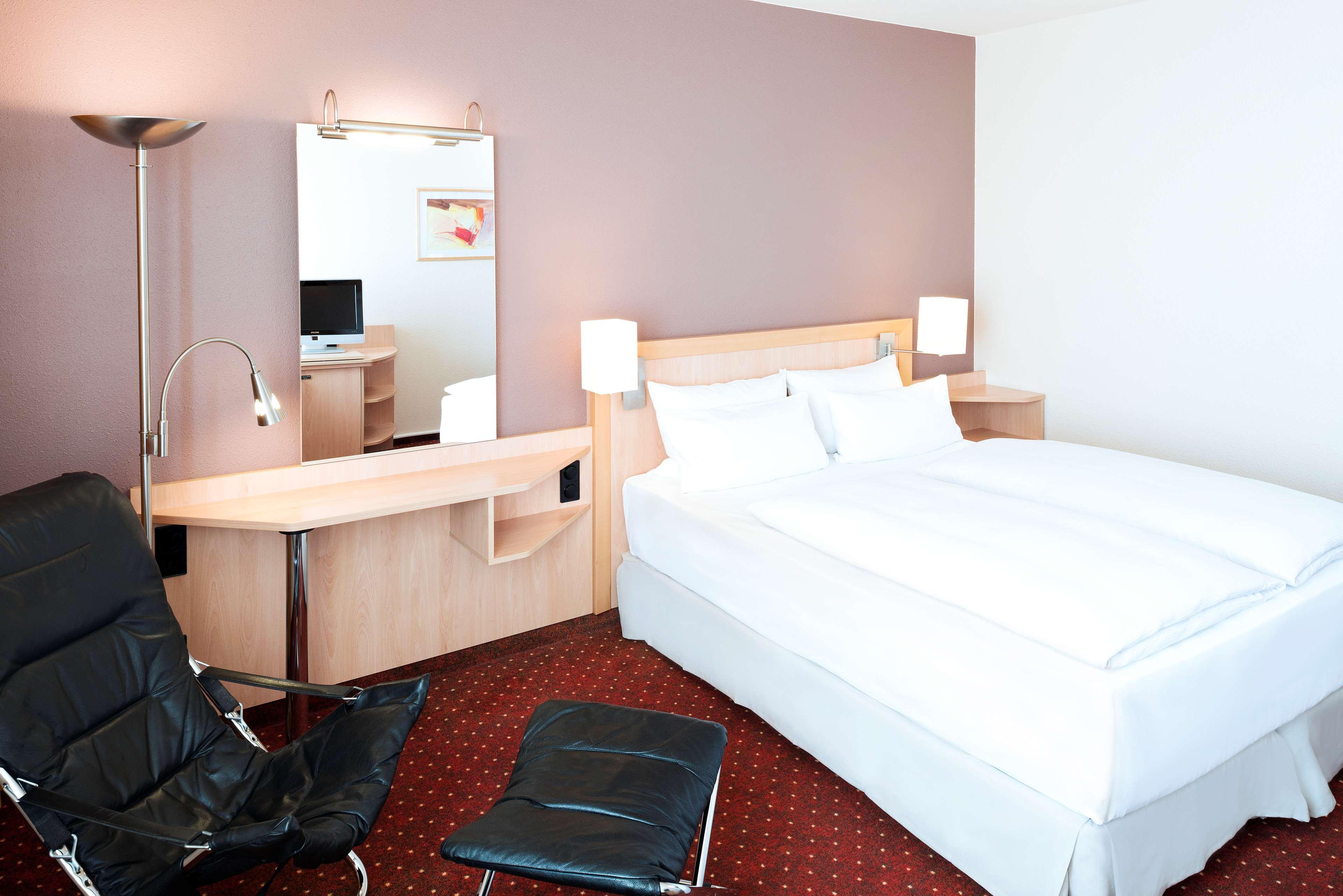 Nh Leipzig Messe Hotel Екстериор снимка