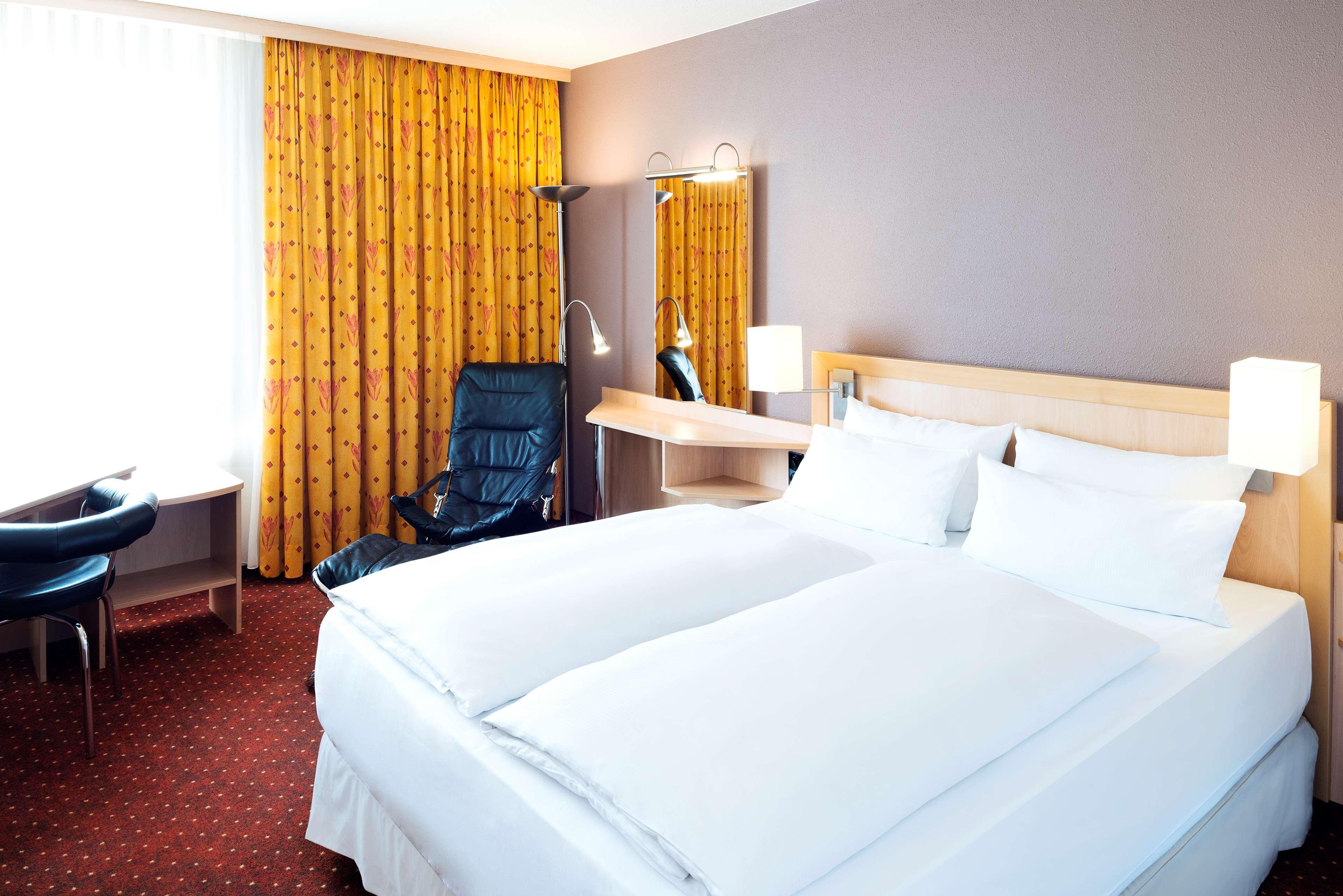 Nh Leipzig Messe Hotel Екстериор снимка