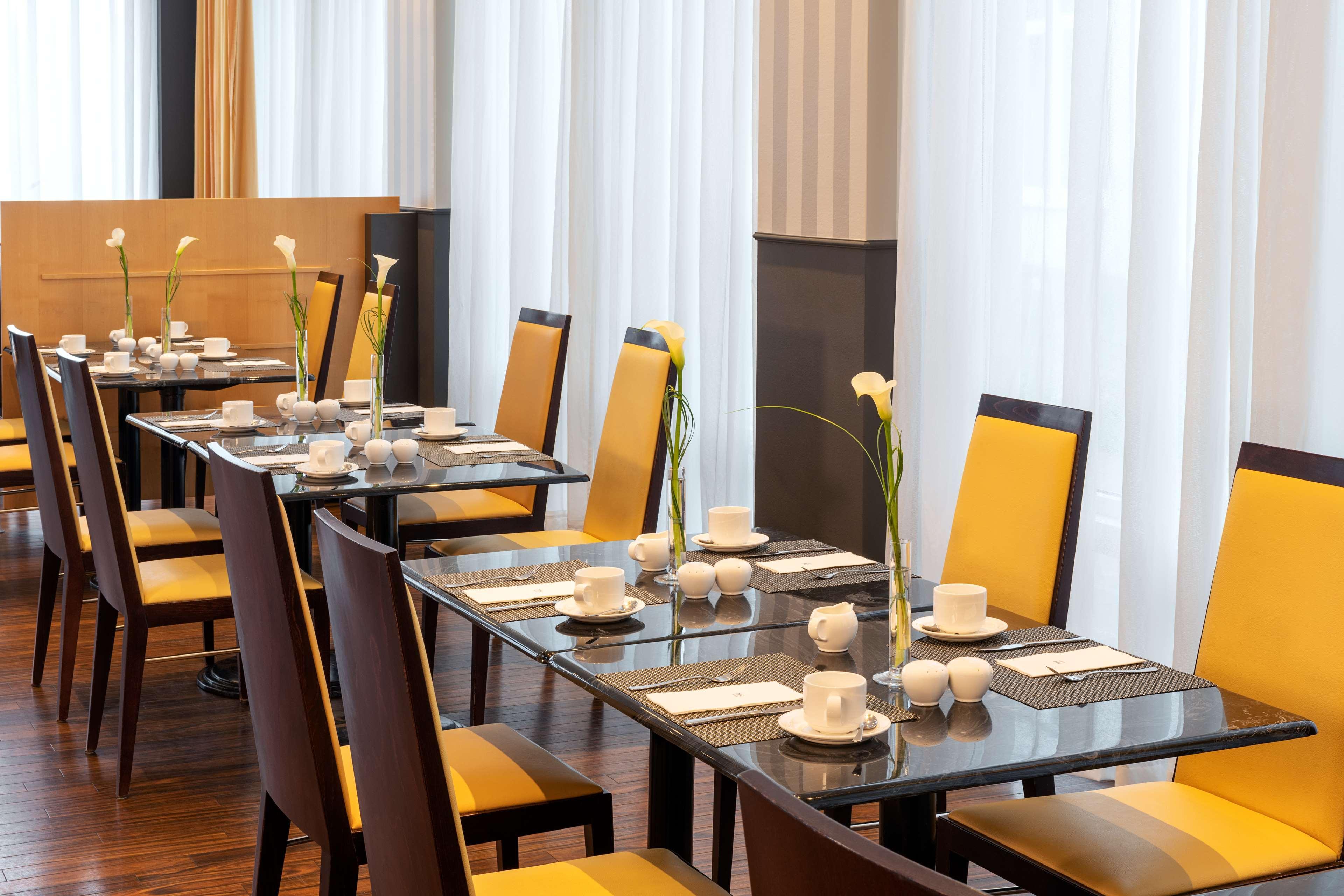 Nh Leipzig Messe Hotel Екстериор снимка