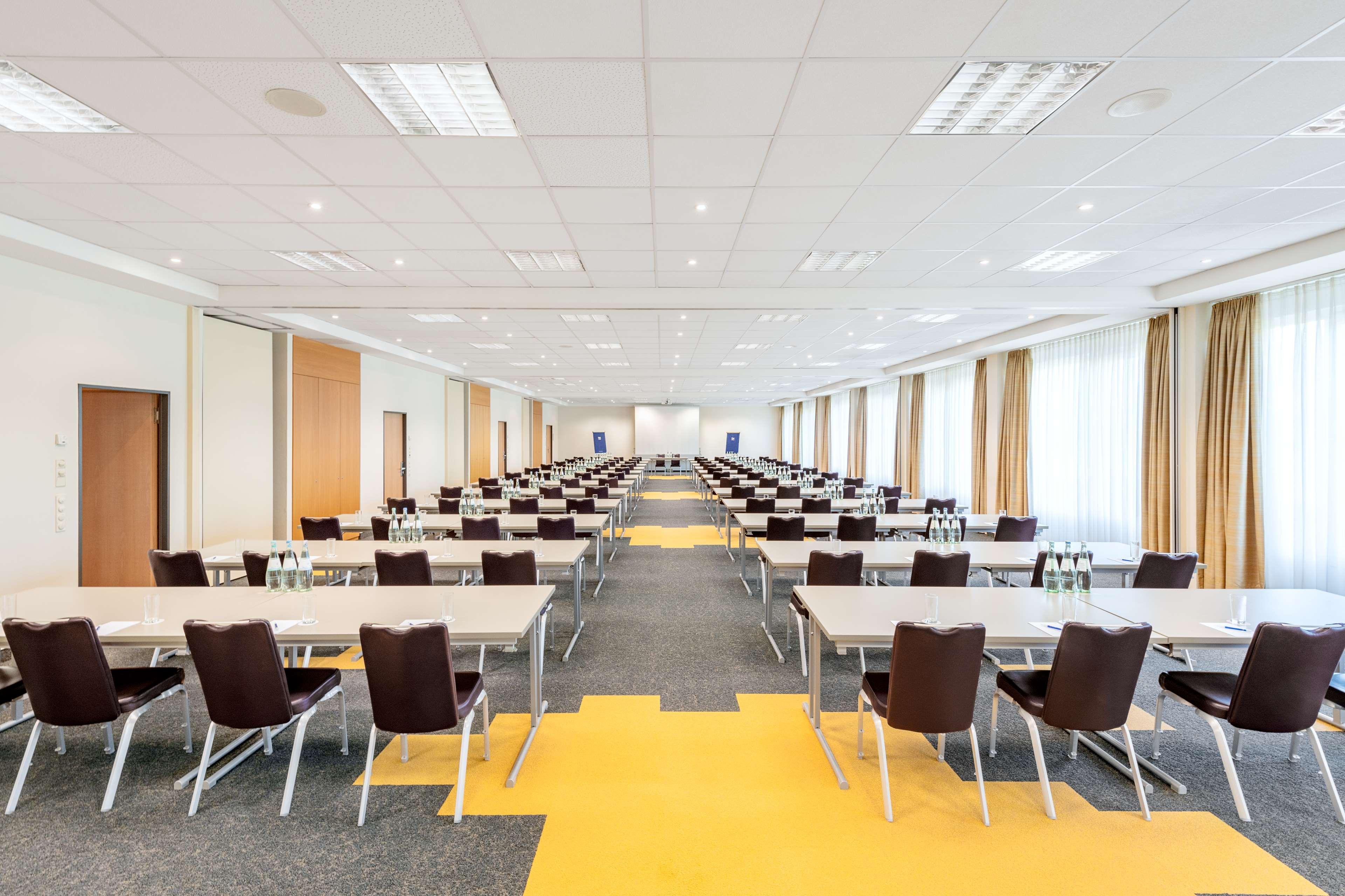 Nh Leipzig Messe Hotel Екстериор снимка