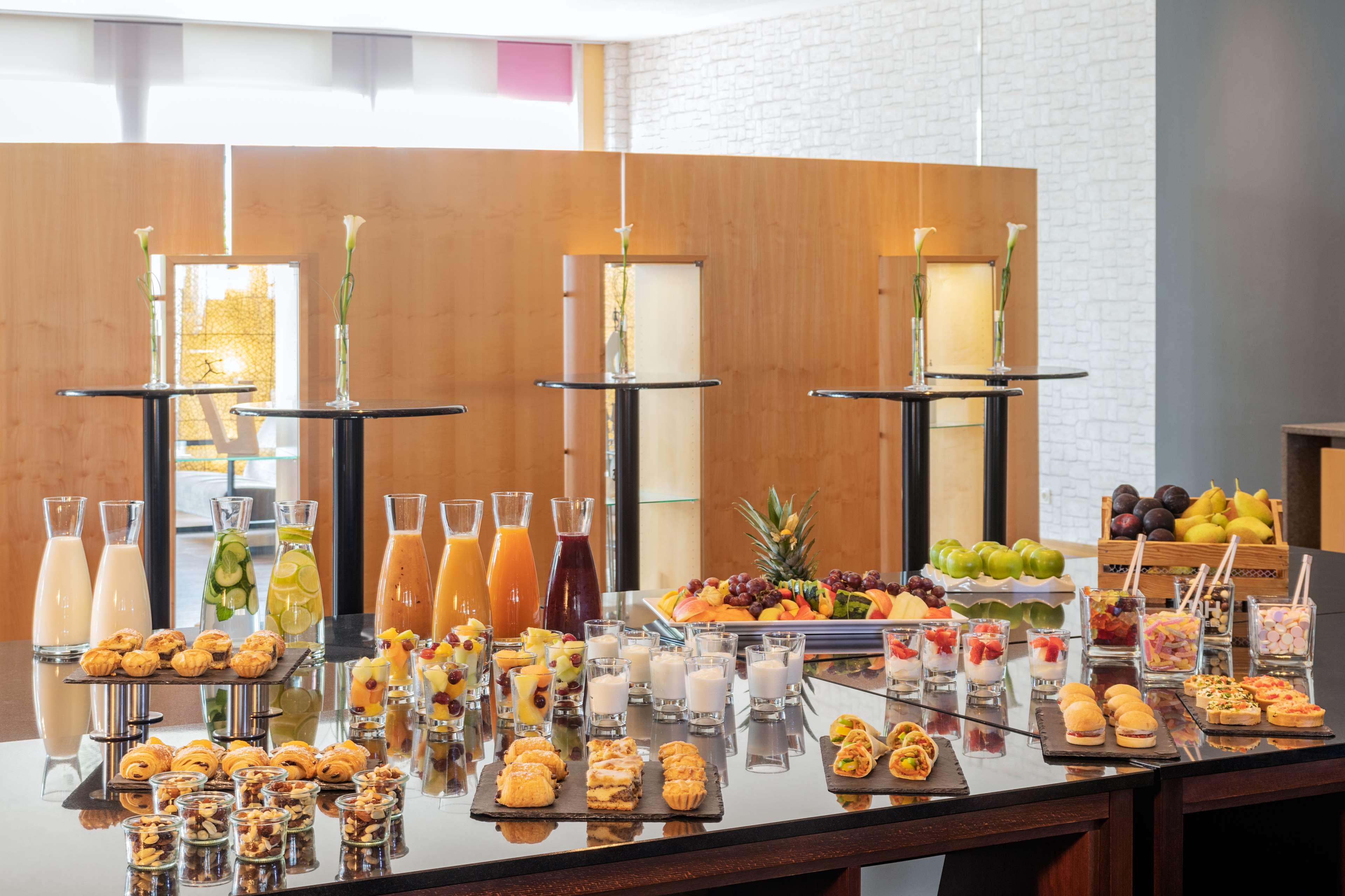 Nh Leipzig Messe Hotel Екстериор снимка