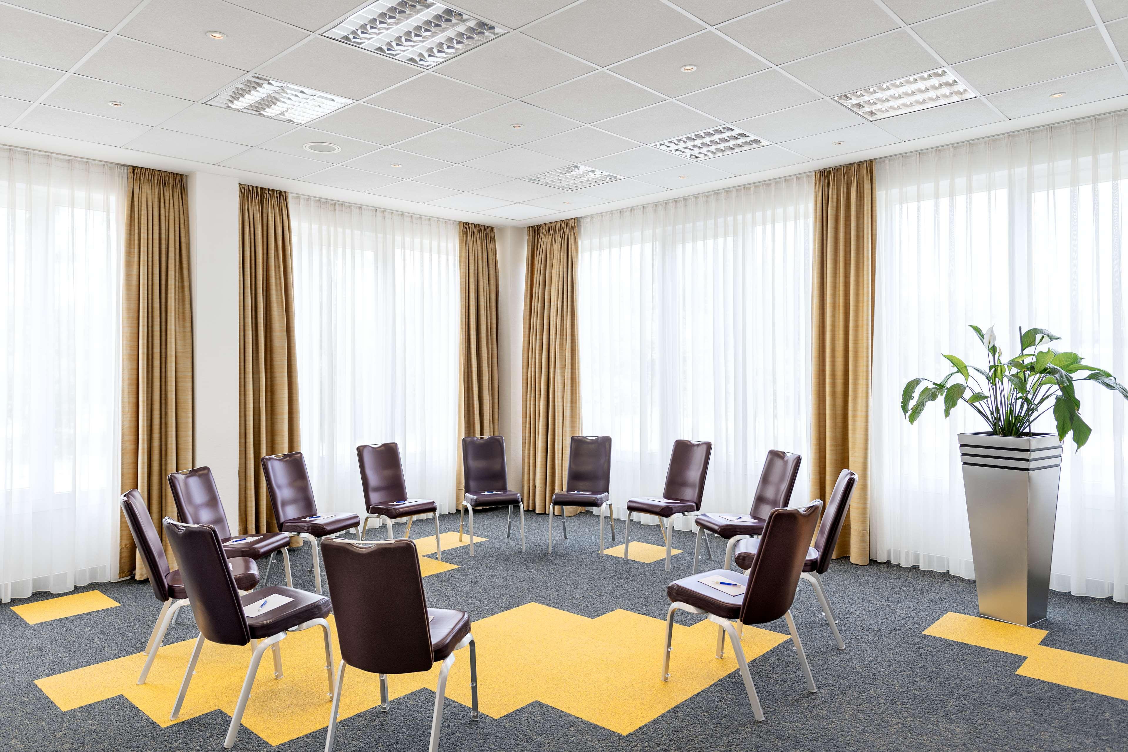 Nh Leipzig Messe Hotel Екстериор снимка
