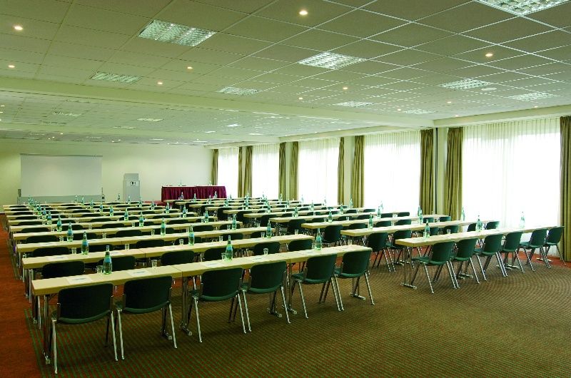 Nh Leipzig Messe Hotel Екстериор снимка