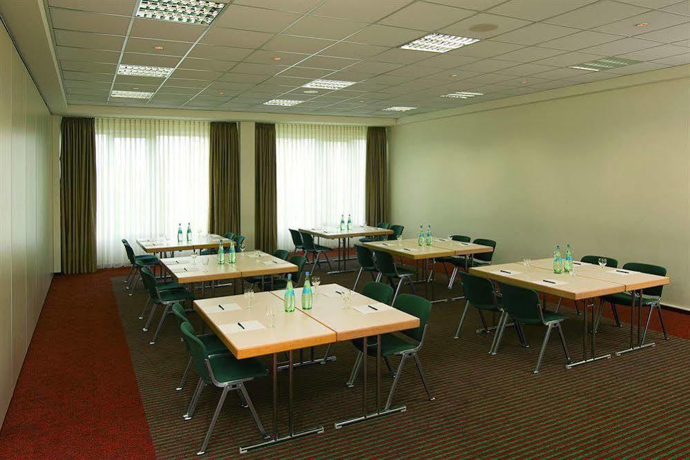 Nh Leipzig Messe Hotel Екстериор снимка