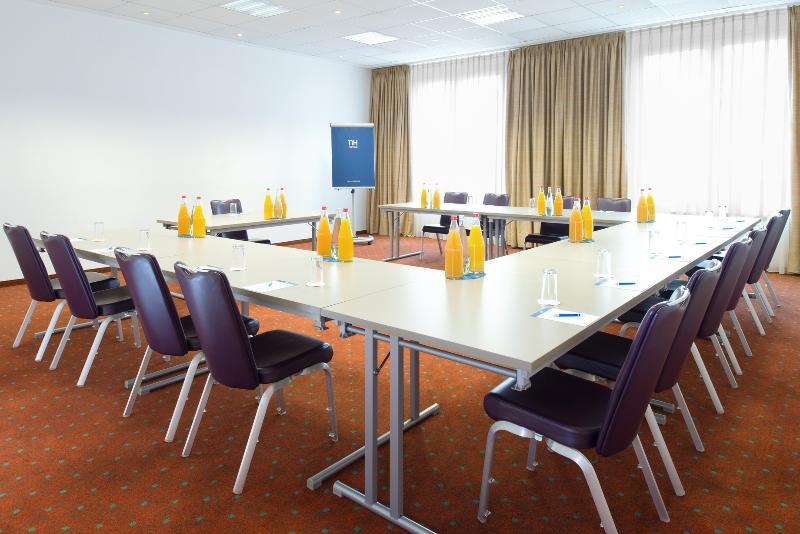 Nh Leipzig Messe Hotel Екстериор снимка